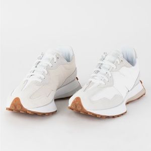 New Balance 327 Sneakers